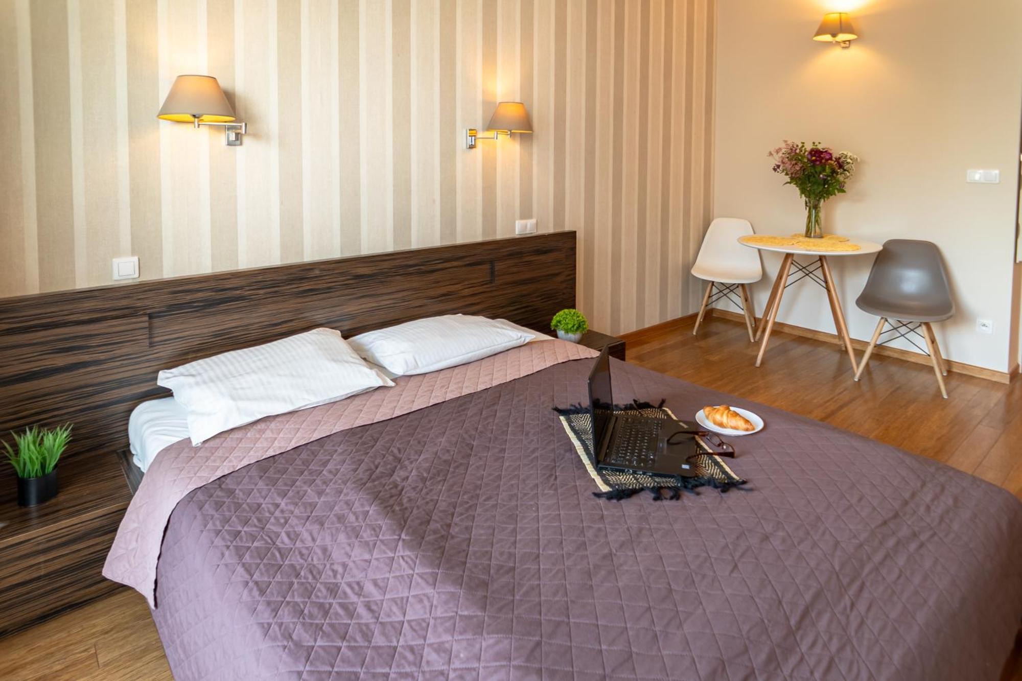Triton Apartments In Warschau Zimmer foto